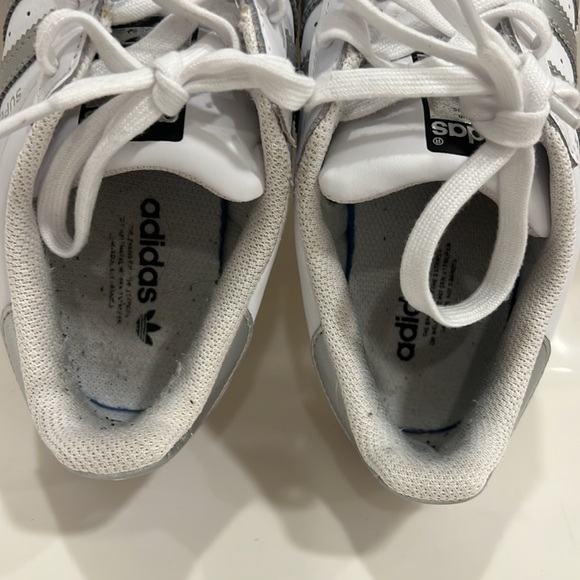 ADIDAS White Superstar Sneakers in Women Size 6.5 with Silver Stripes - Picture 7 of 8